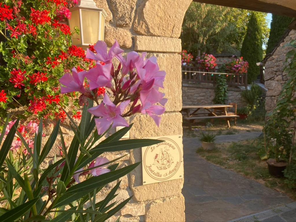 Lo Soulenquo A Fonteilles Sur Le Gr 65 Bed & Breakfast Golinhac ภายนอก รูปภาพ